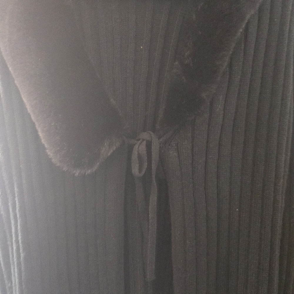 Faux Fur Trimmed Women's Sweater - Picture 7 of 14